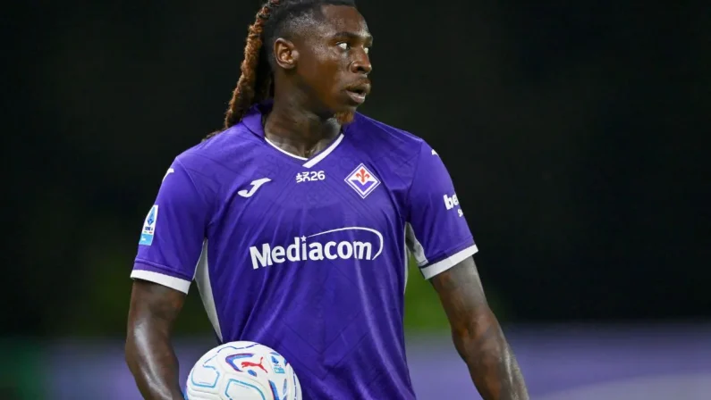 Moise Kean saluta la Fiorentina, è ufficialmente un nuovo giocatore del Como