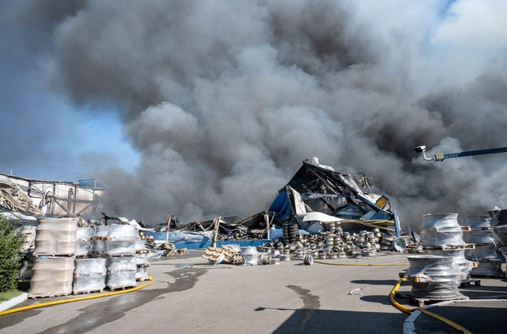 Ucraina, sette morti a Kiev in un attacco russo a un deposito ferroviario