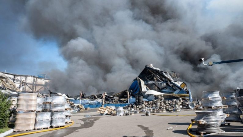 Ucraina, sette morti a Kiev in un attacco russo a un deposito ferroviario