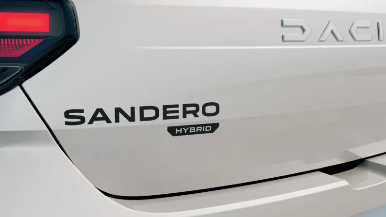 Dacia ha aperto gli ordini per Sandero Streetway Full Hybrid 155