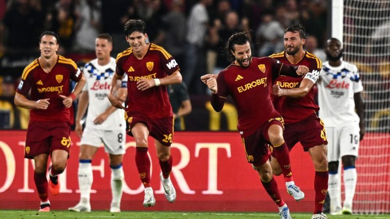 Roma rimonta l’Atalanta nel finale: 2-1 e vetta con l’Inter