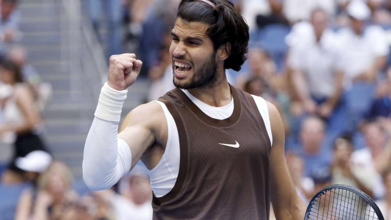 Alcaraz stende Paul ed è ai quarti agli Us Open, ok anche Sabalenka