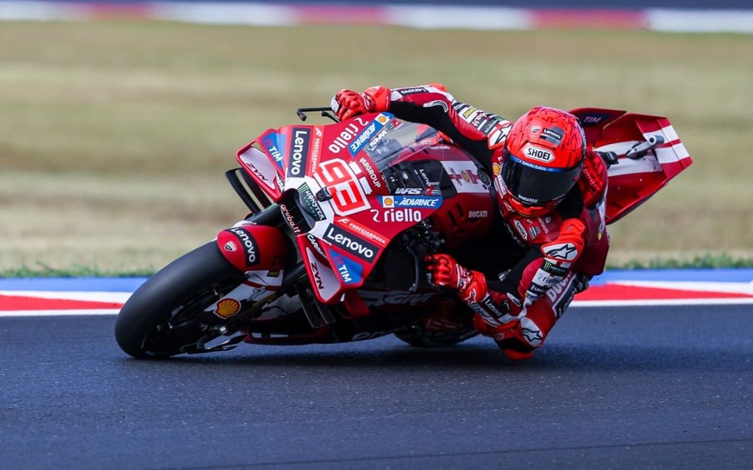 Marc Marquez vince la Sprint a Misano, preceduti Bezzecchi e Martin
