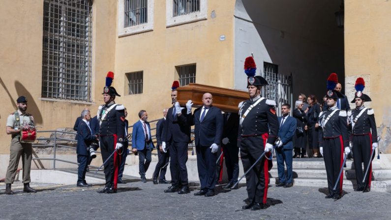 L’ultimo saluto a Emma Bonino, le sue lotte hanno cambiato l’Italia e il mondo