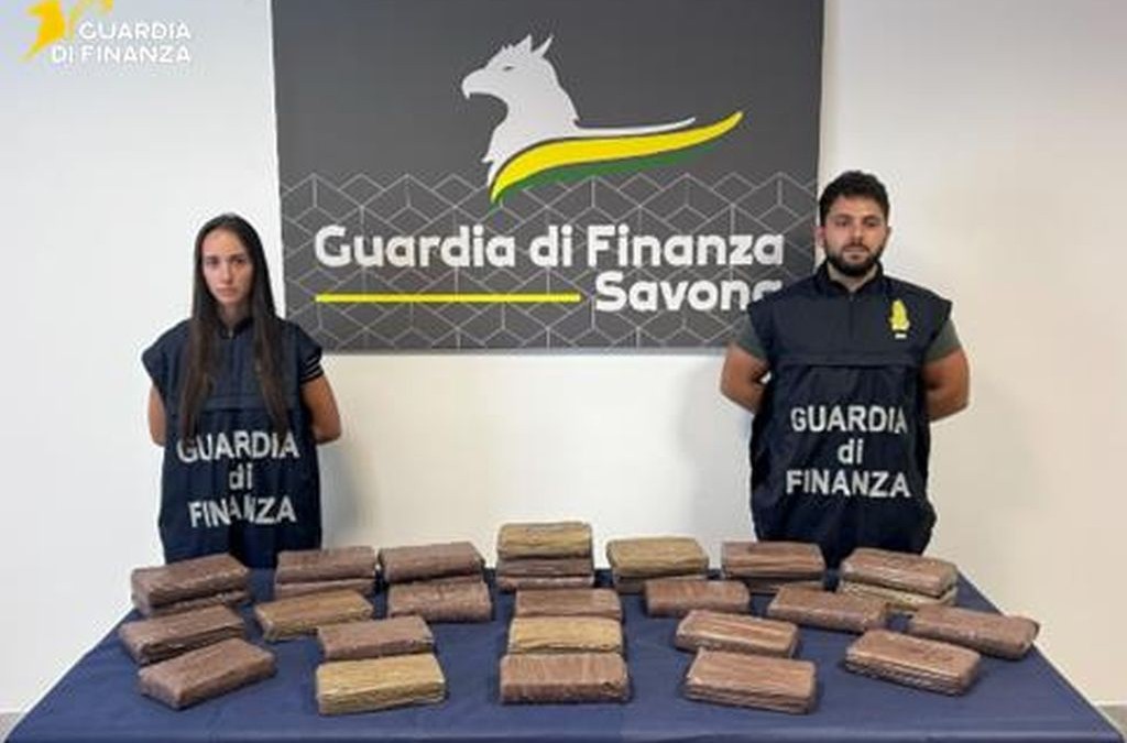 Savona, arrestati 2 corrieri con 34 Kg di cocaina occultati in un camper