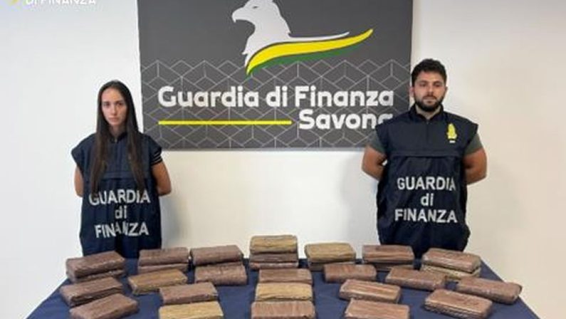 Savona, arrestati 2 corrieri con 34 Kg di cocaina occultati in un camper