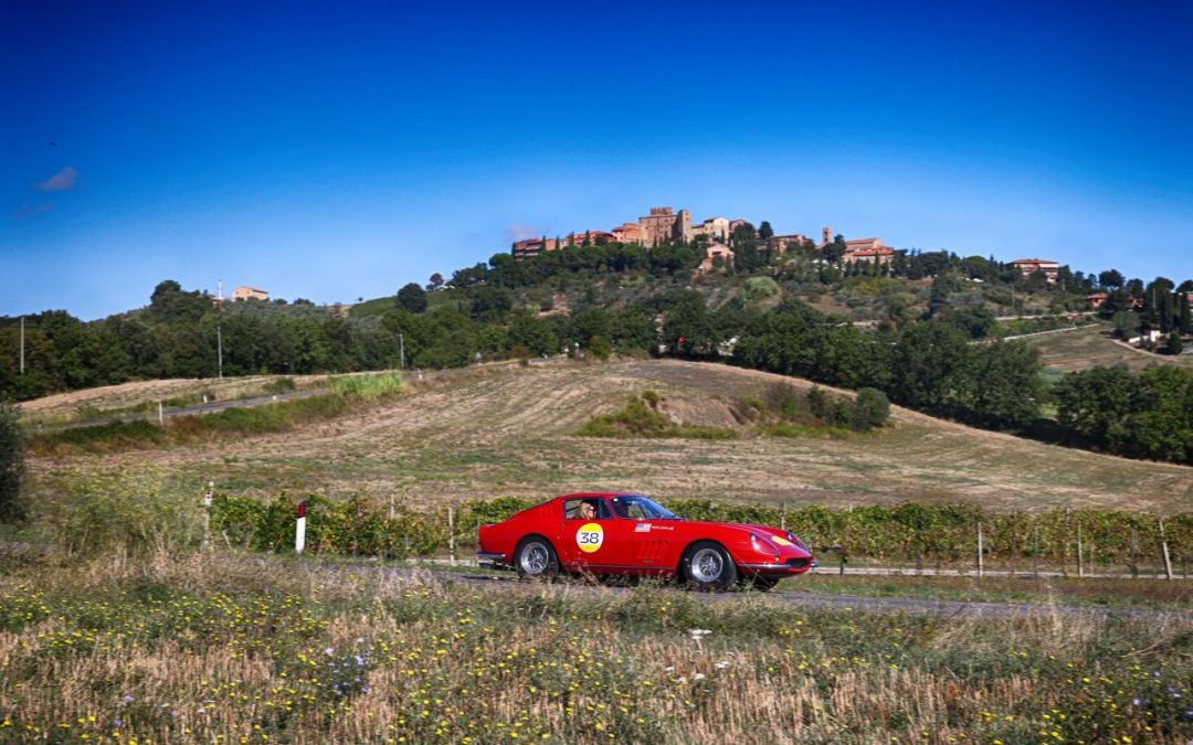 Ferrari Cavalcade Classiche 2026, 75 equipaggi sulle sponde del Lago di Garda