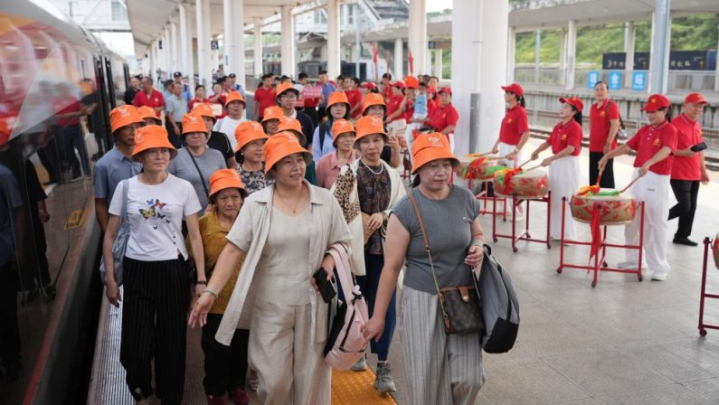Cina, +1,5% negli investimenti per treni e binari tra gennaio e agosto