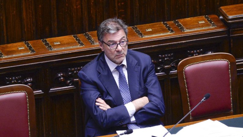 Deficit/Pil a -3,1%, Giorgetti “L’Italia non esce dalla procedura d’infrazione”