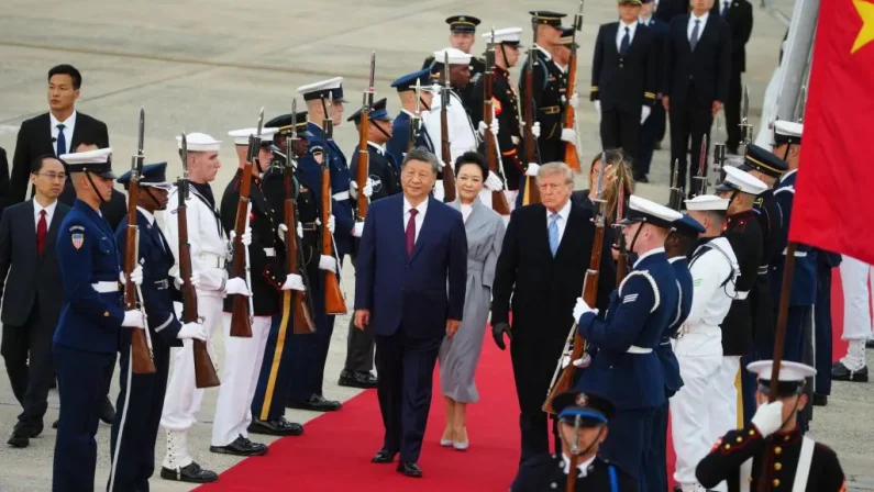 Xi Jinping arriva negli Stati Uniti, al via vertice “Stabilizzare rapporti”