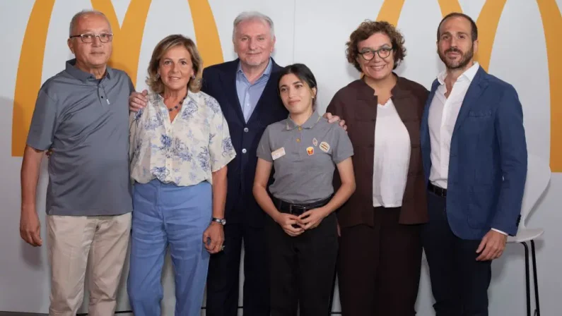 Inclusione e futuro, giovani rifugiati al lavoro nei ristoranti McDonald’s di Roma