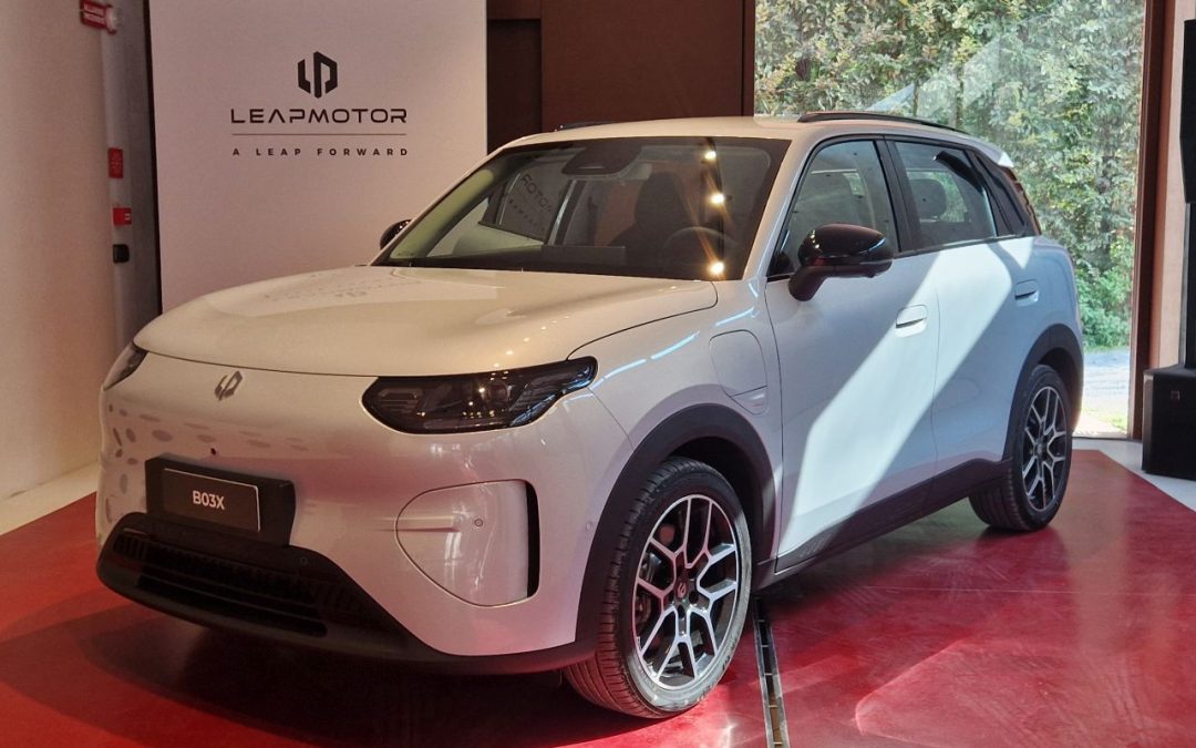 Leapmotor presenta B03X, nuovo urban crossover compatto fino a 382 km di autonomia / Video