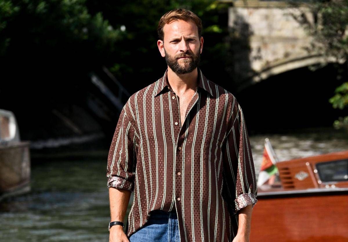 https://www.quotidianodelsud.it/wp-content/uploads/2026/09/alessandro-borghi-venezia26-ipa.jpeg