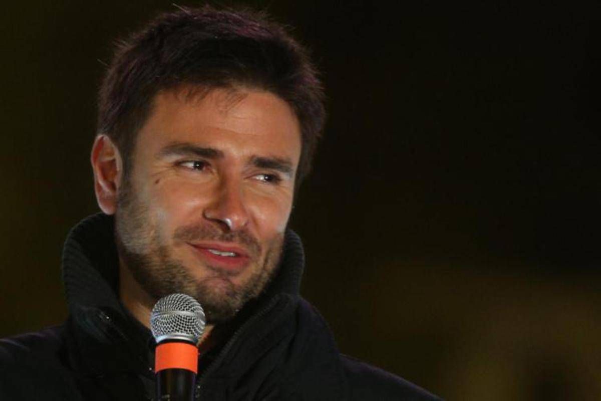 https://www.quotidianodelsud.it/wp-content/uploads/2026/09/alessandrodibattista-microfono-ipa-fg.jpeg
