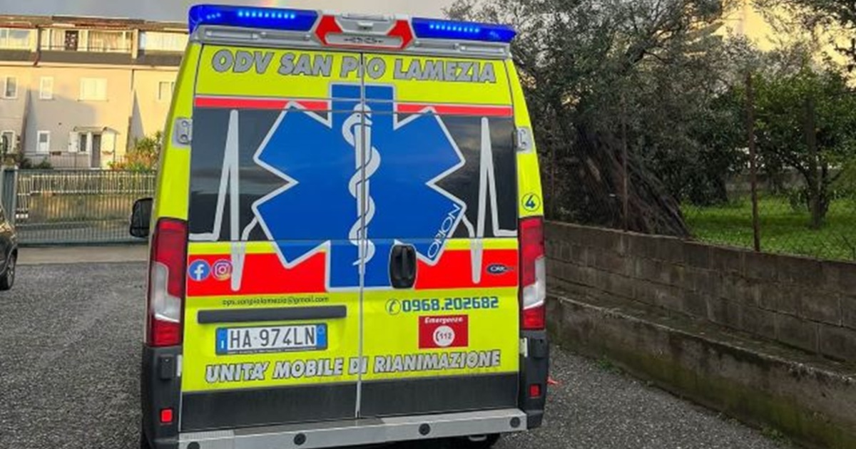 https://www.quotidianodelsud.it/wp-content/uploads/2026/09/ambulanza-san-pio-lamezia.jpg