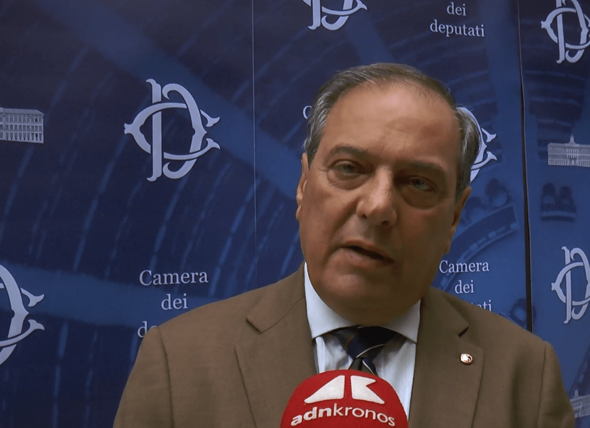 https://www.quotidianodelsud.it/wp-content/uploads/2026/09/anelli-adn.png