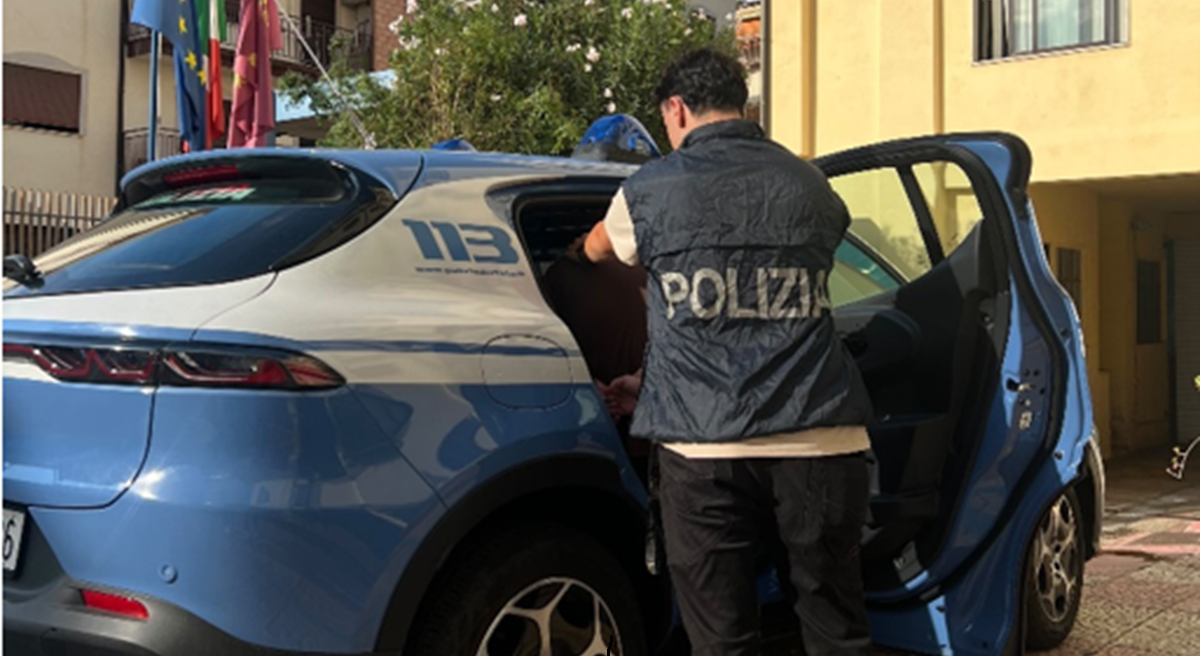 https://www.quotidianodelsud.it/wp-content/uploads/2026/09/arresto-polizia-kr.png