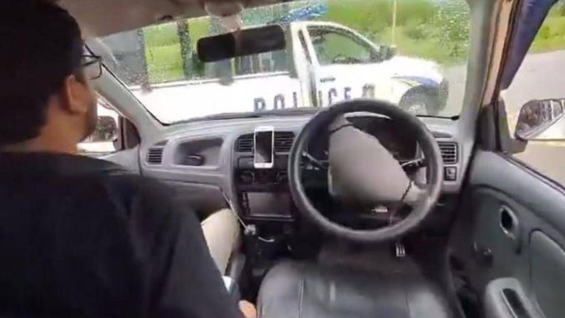 Auto a guida autonoma impazzisce e centra la polizia: “È stato un guasto tecnico”
