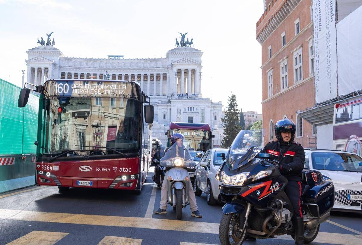 https://www.quotidianodelsud.it/wp-content/uploads/2026/09/autobus-traffico-roma-ipa-2-.jpeg