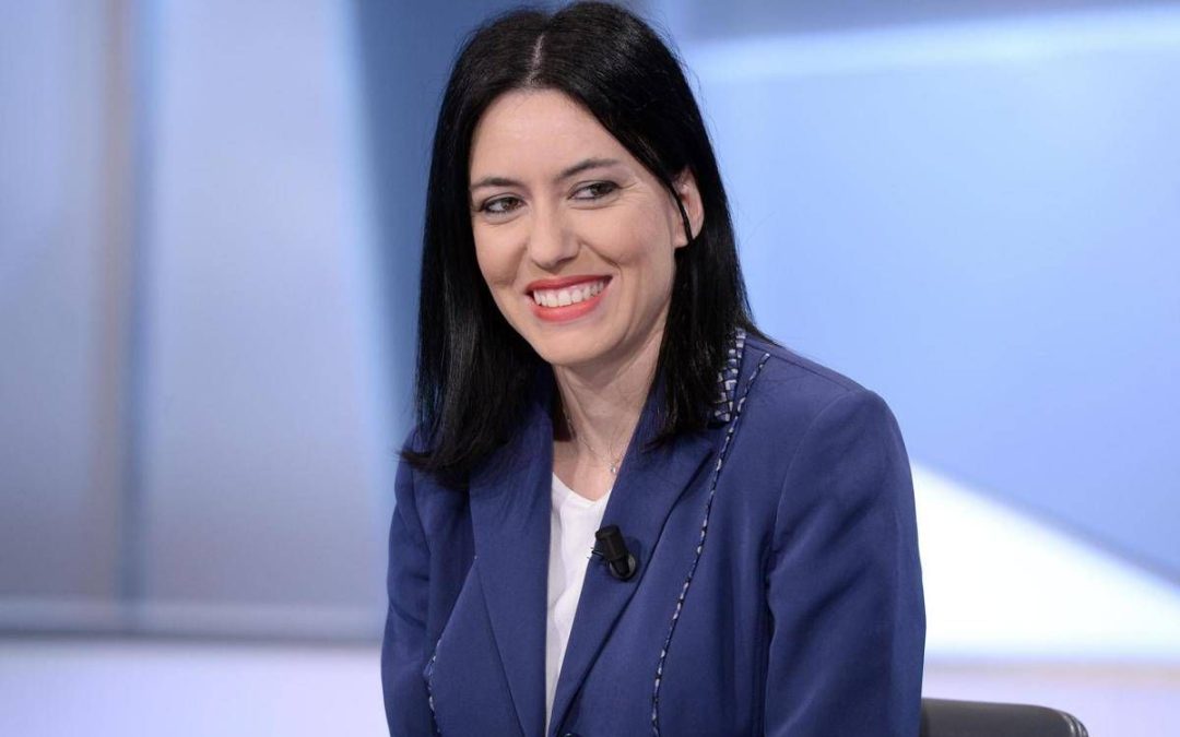 Scuola al via, il messaggio dell’ex ministra Azzolina: “Ragazzi, sognate senza paura”