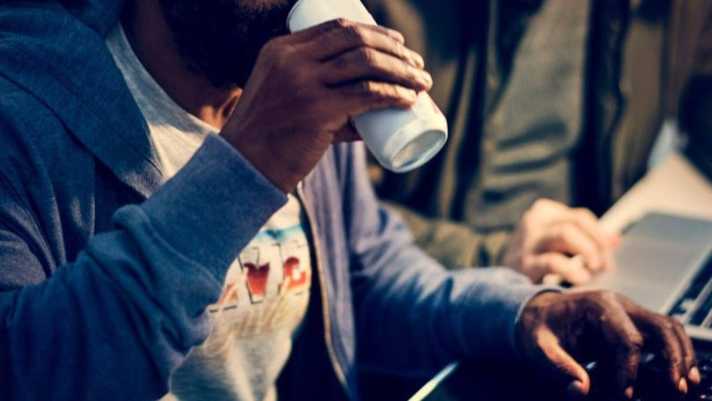 Esiste la dipendenza da energy drink? “Possono fare male alla salute”