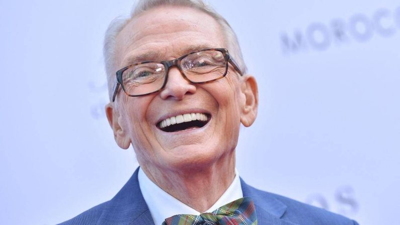 Morto a 87 anni Bob Mackie, ‘sultano delle paillettes’ che vestì Cher, Diana Ross e Carol Burnett