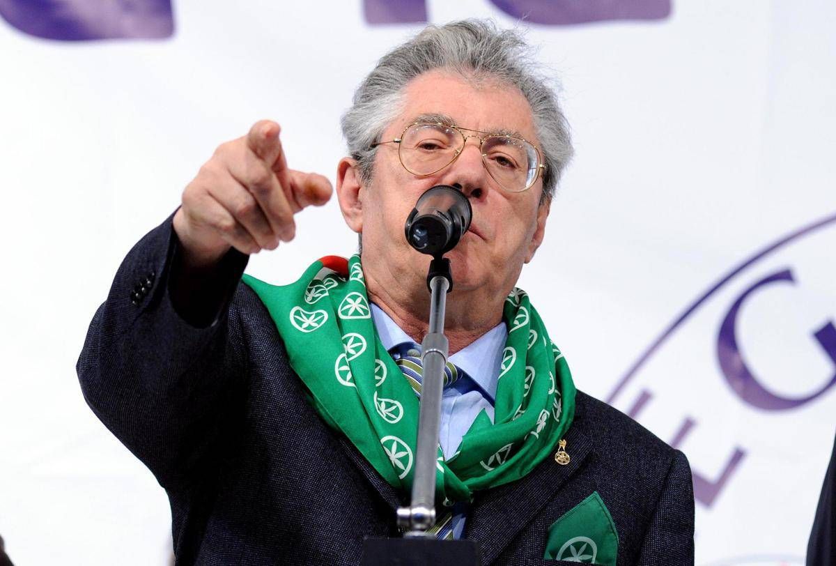 https://www.quotidianodelsud.it/wp-content/uploads/2026/09/bossi-dito-fg-ipa.jpeg
