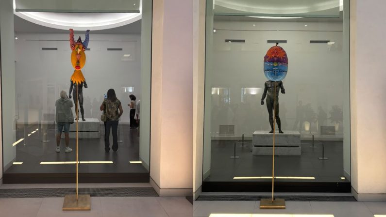 I Bronzi di Riace indossano le maschere di Ontani