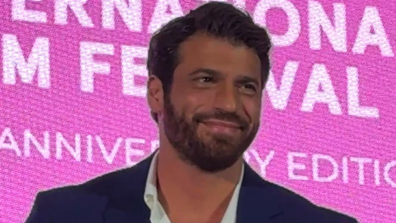 Can Yaman e la passione per la pasta alla ‘nduja