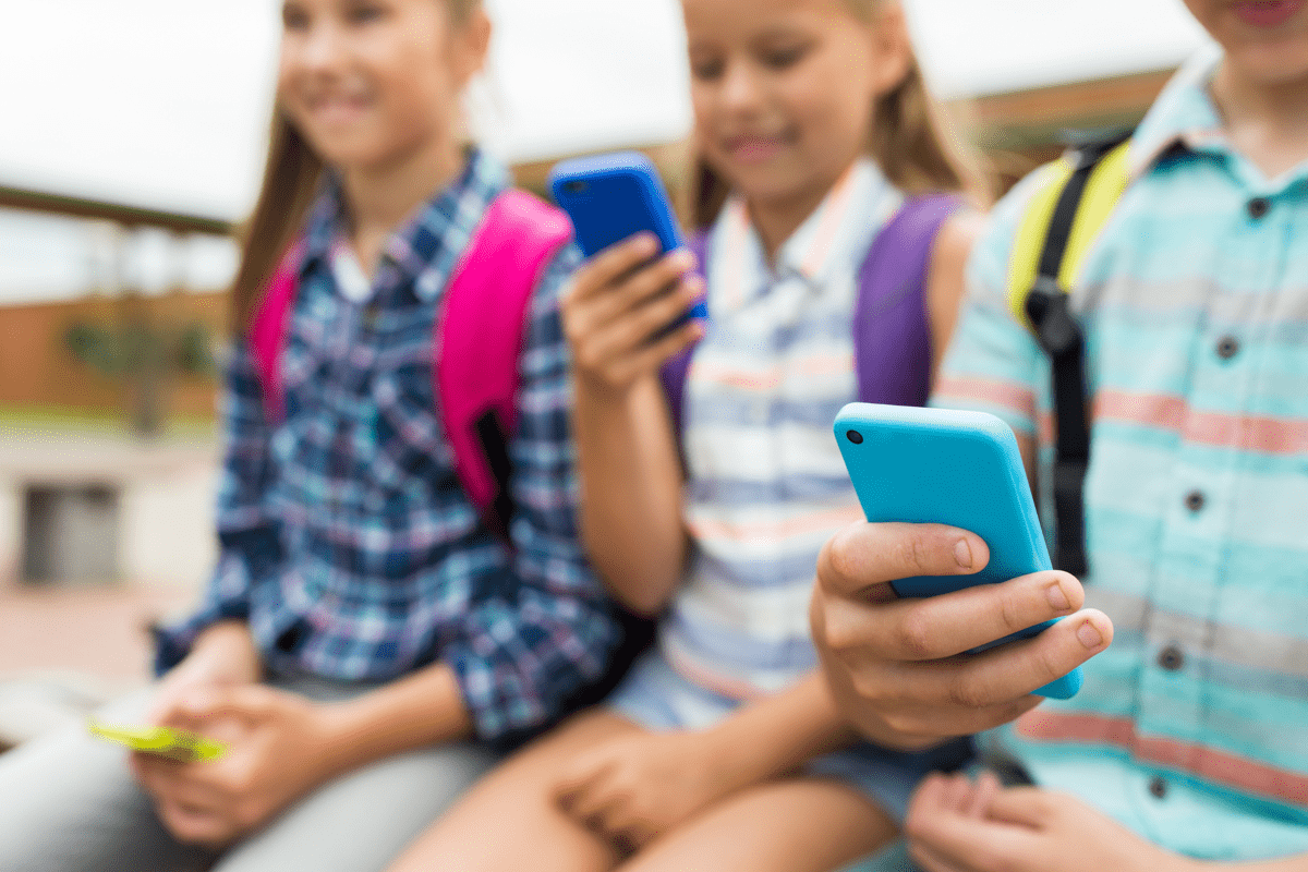 https://www.quotidianodelsud.it/wp-content/uploads/2026/09/cellulare-scuola-canvafree.png
