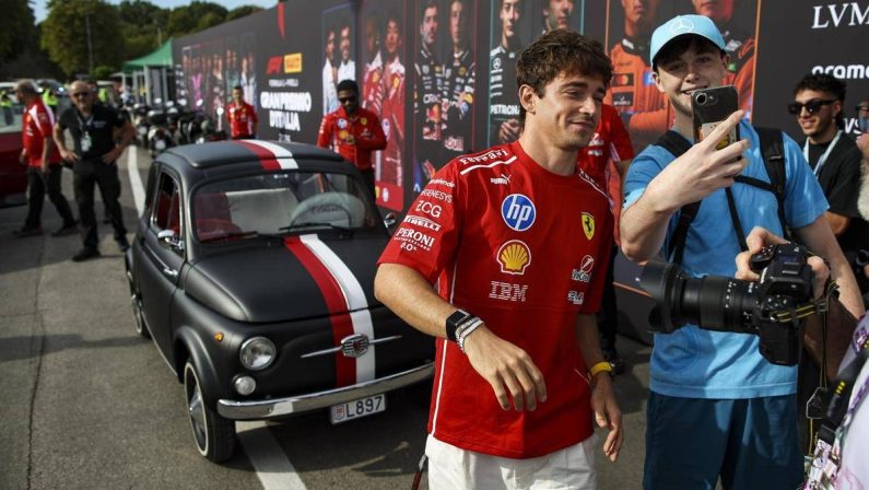 Gp Monza, Leclerc ‘risponde’ a Hamilton: l’arrivo in 500 al Gran Premio d’Italia