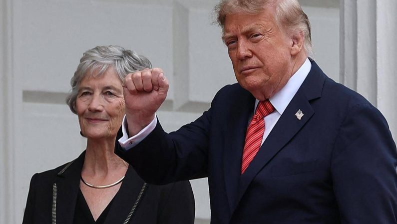 Irlanda, Trump: “Unificazione sarebbe fantastica, prima o poi accadrà”