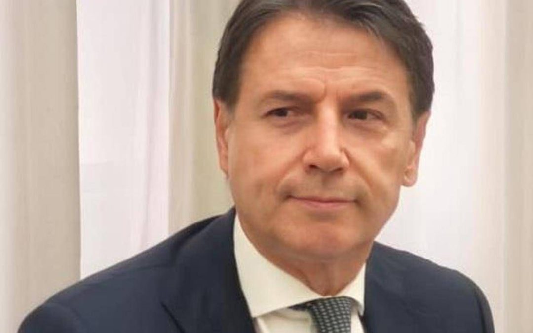 M5S, ecco 20 punti per il programma: “Inviare armi all’Ucraina allontana la pace”