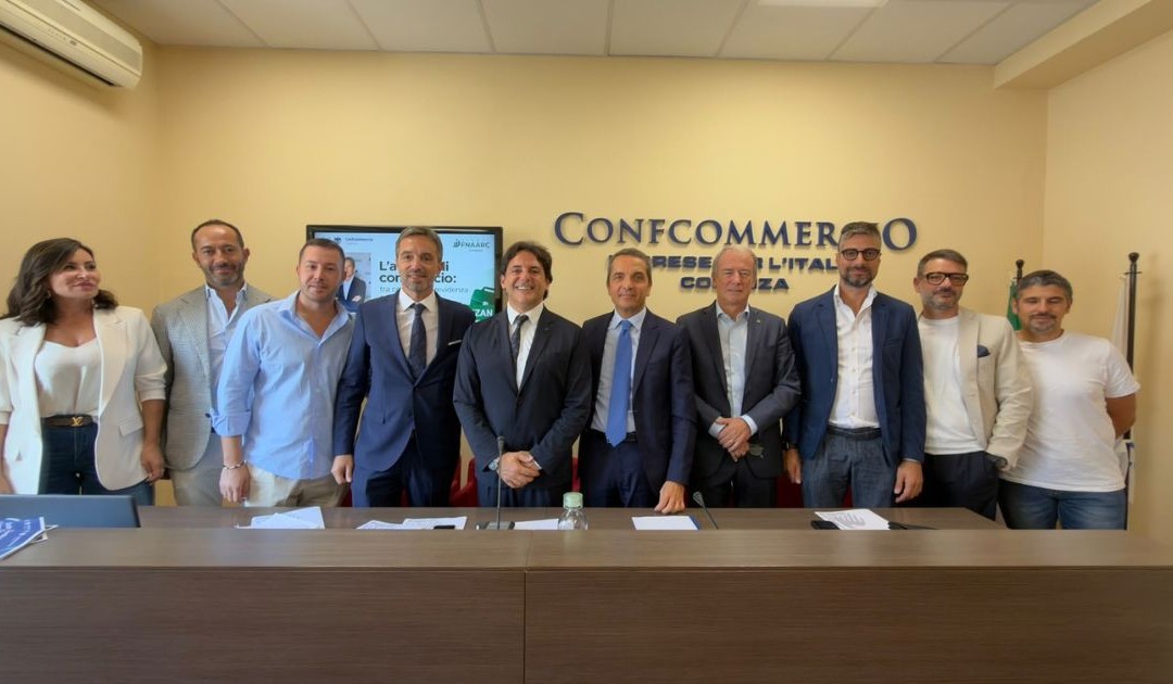 Foto di gruppo a margine dell'assemblea