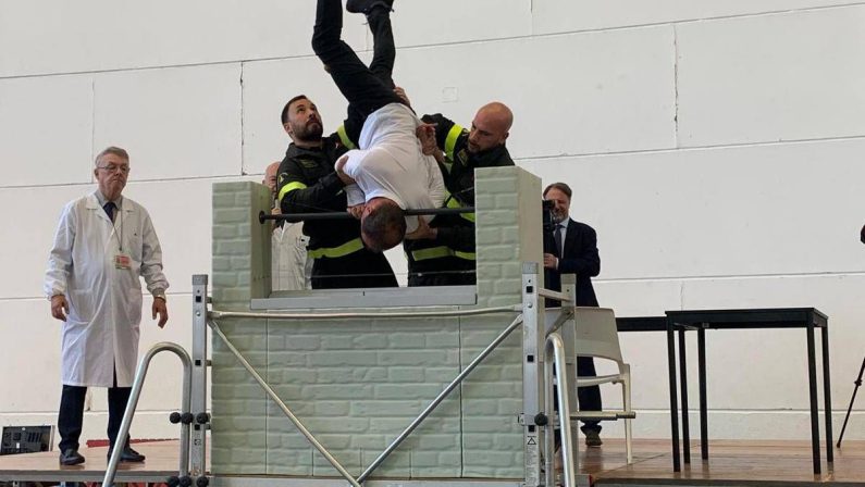 David Rossi, oggi la simulazione della defenestrazione: “Aggredito da almeno due persone”. Vinci: “Verso soluzione del caso”