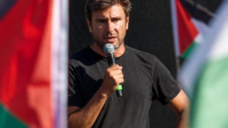 Di Battista, terza notte al Policlinico Gemelli: nessun aggiornamento sulla salute dell’ex 5S
