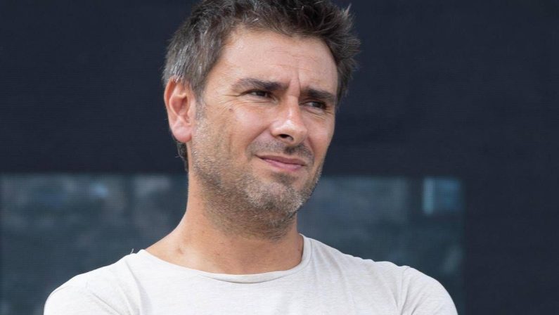 Di Battista torna in Italia dopo il malore, rientro previsto per sabato pomeriggio