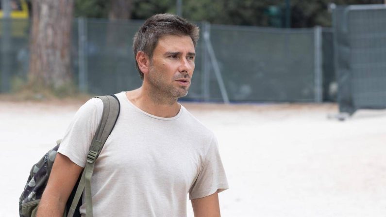 Alessandro Di Battista, seconda notte al Policlinico Gemelli: non sono previsti bollettini