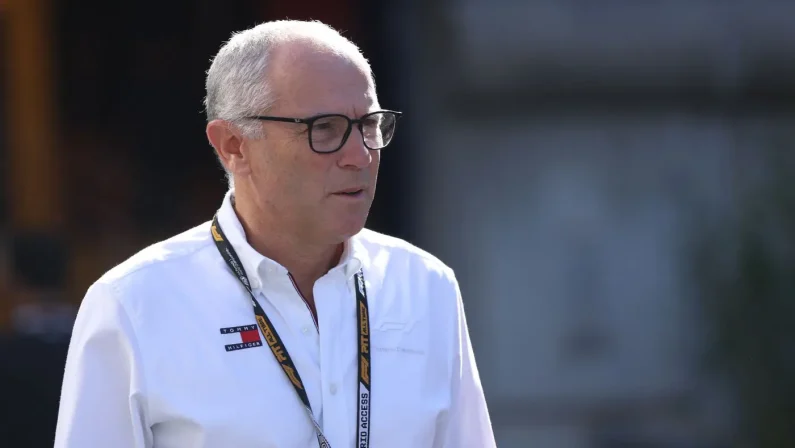 Domenicali “Antonelli sta facendo crescere la F1, Ferrari tenga la barra dritta”