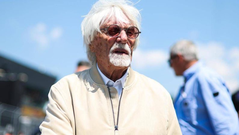 Ecclestone nei guai a 95 anni, fucile sul jet: fermato in Portogallo