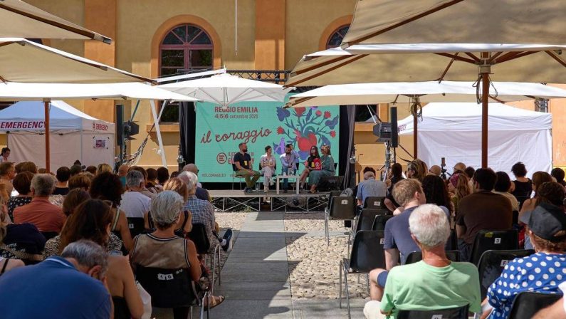 Reggio Emilia, al Festival di Emergency le testimonianze degli operatori in Ucraina: “Attacchi tutti i giorni, conflitto totalizzante”