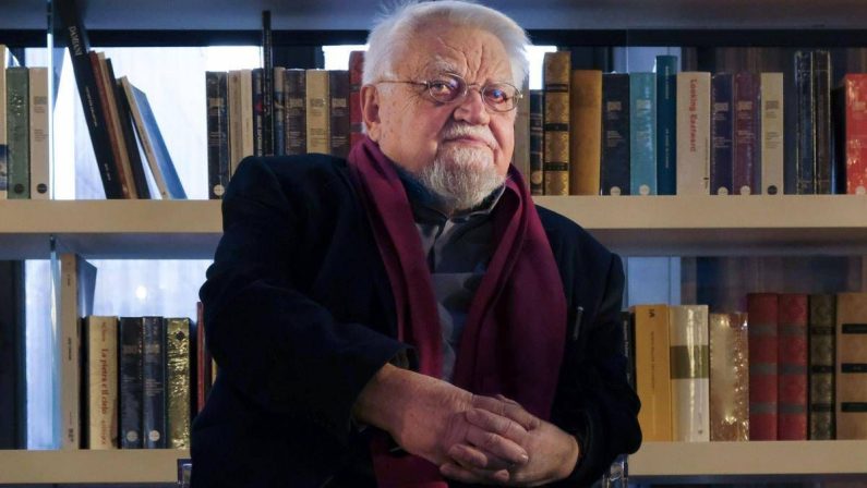 Morto Enzo Bianchi, fondatore della comunità monastica di Bose: aveva 83 anni