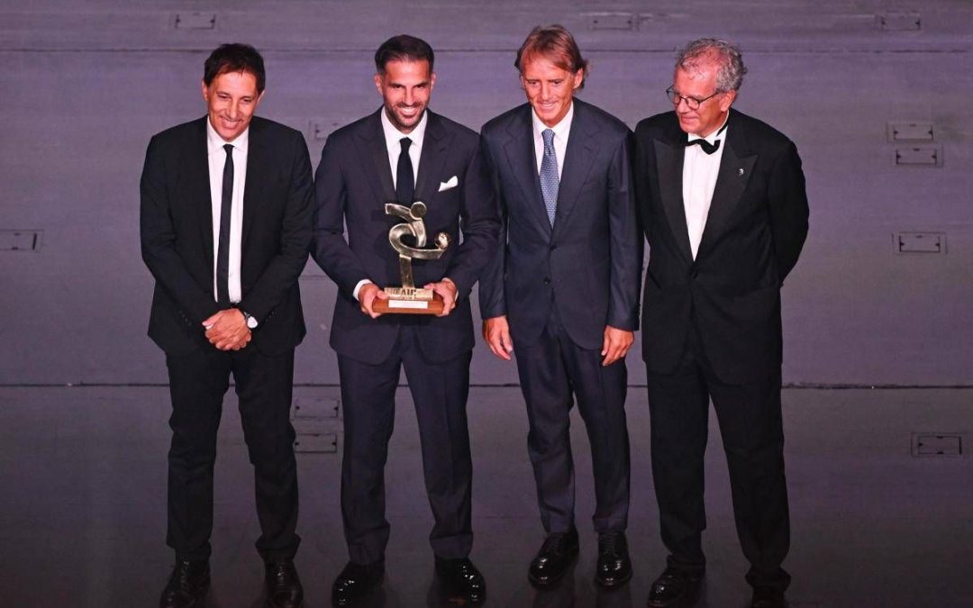 Fabregas, Dimarco, Malen e… Tutti i premiati del Gran Gala del calcio Aic 2026