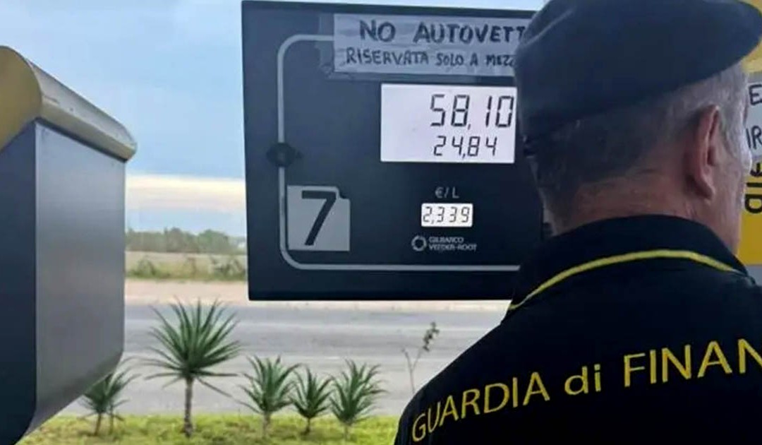 Crotone, carburante annacquato: sotto sequestro un distributore