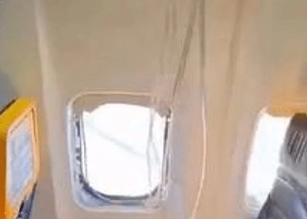 https://www.quotidianodelsud.it/wp-content/uploads/2026/09/finestrino-ryanair.png