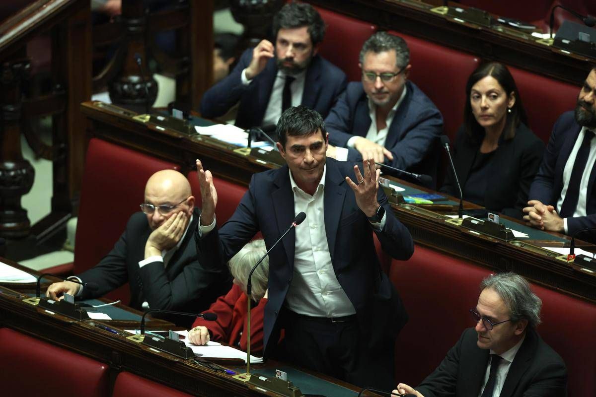 https://www.quotidianodelsud.it/wp-content/uploads/2026/09/fratoianni-fg-0308.jpeg