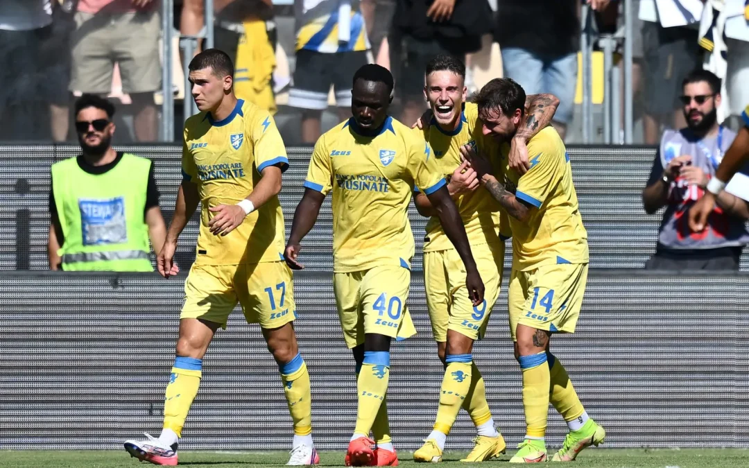 Il Frosinone vince ancora, 3-2 al Venezia nella sfida tra neopromosse