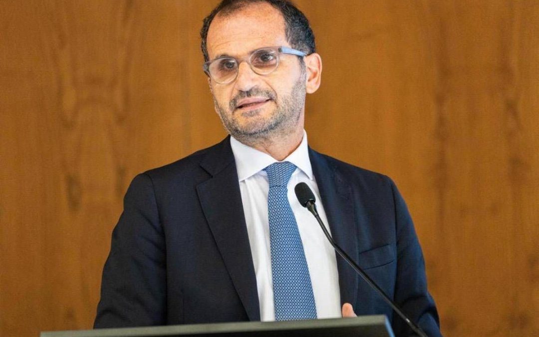 Gemmato: “Con farmaci equivalenti risparmi per 1,2 miliardi in 2026-28 ma Italia dietro per utilizzo”