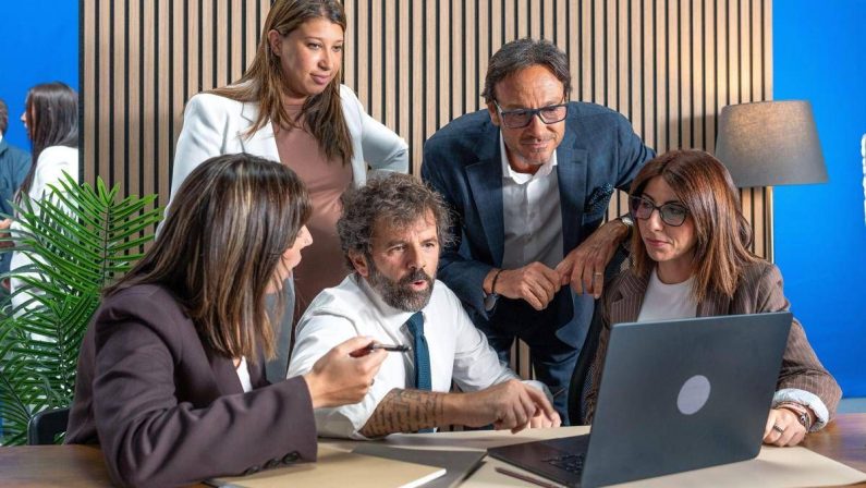 Casa, compravendite, energia e sicurezza: 13 geometri protagonisti della nuova stagione di ‘Casa a prima vista’