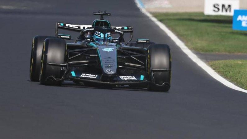 Formula 1, oggi il Gp di Monza: Verstappen in testa, Leclerc a muro – Diretta